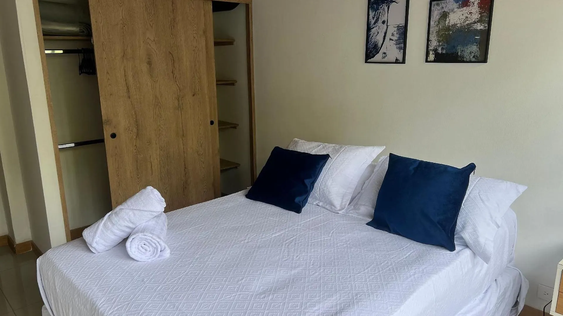 아파트 Espectacular Y Espacioso Apartamento En Laureles 메딜린