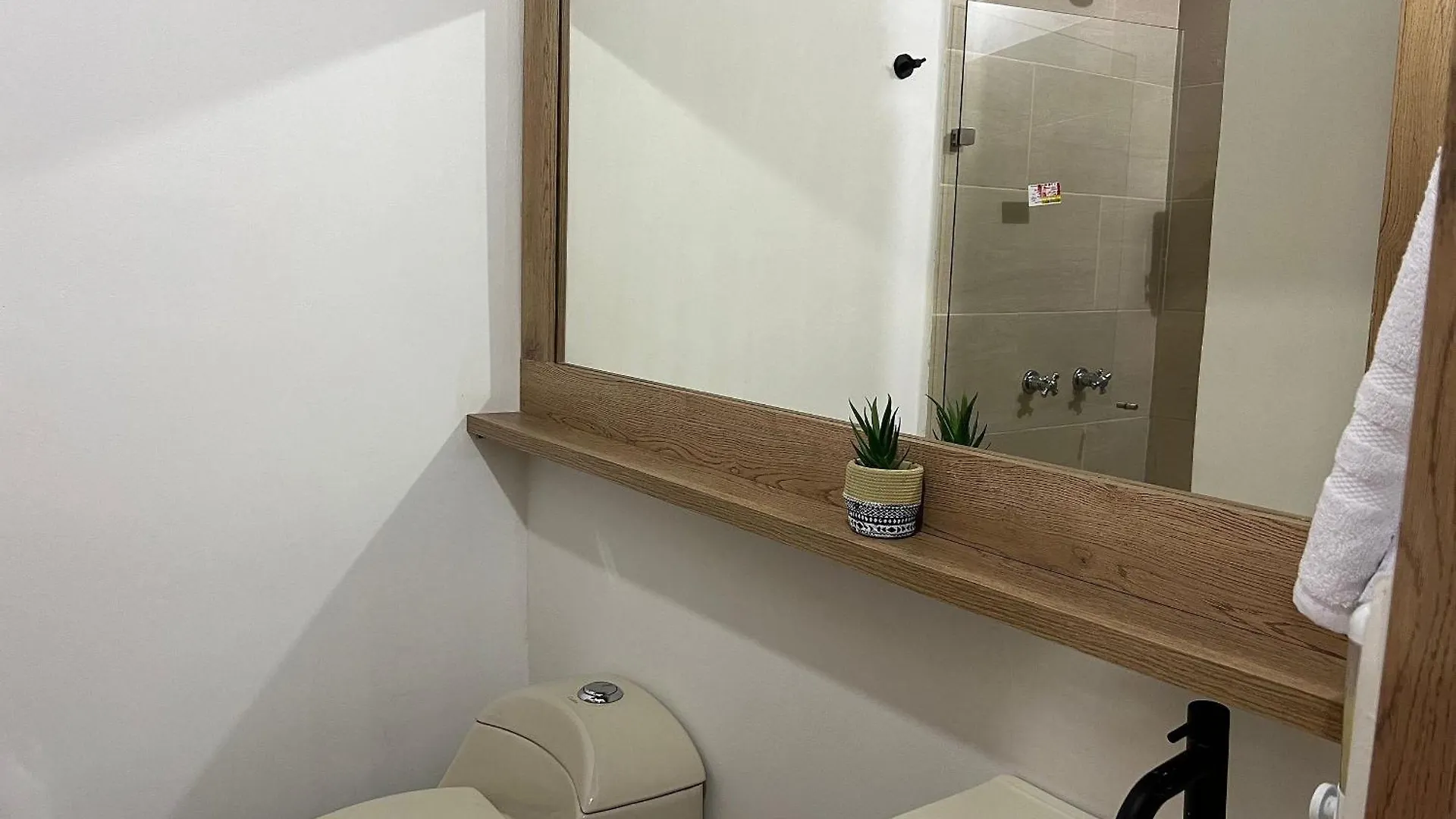 Espectacular Y Espacioso Apartamento En Laureles 메딜린