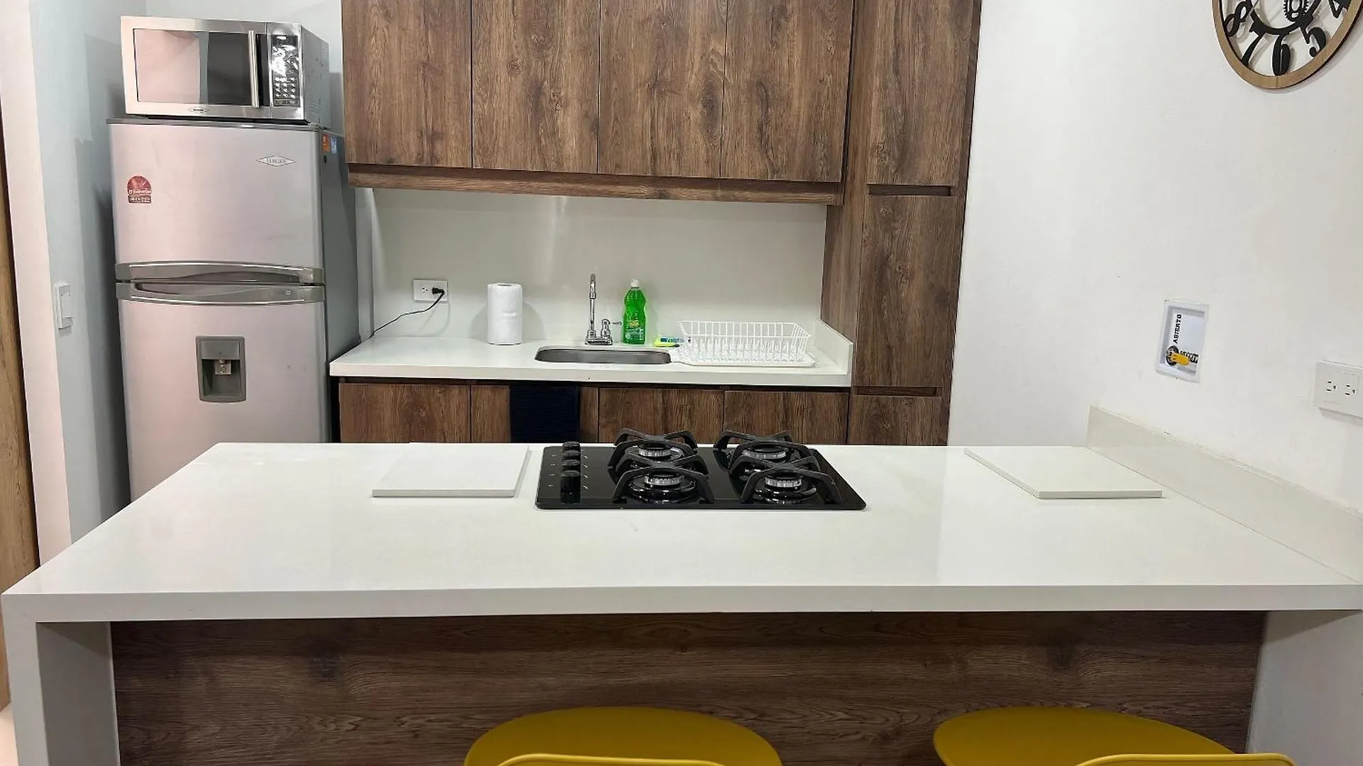 Espectacular Y Espacioso Apartamento En Laureles 메딜린 0*,  콜롬비아