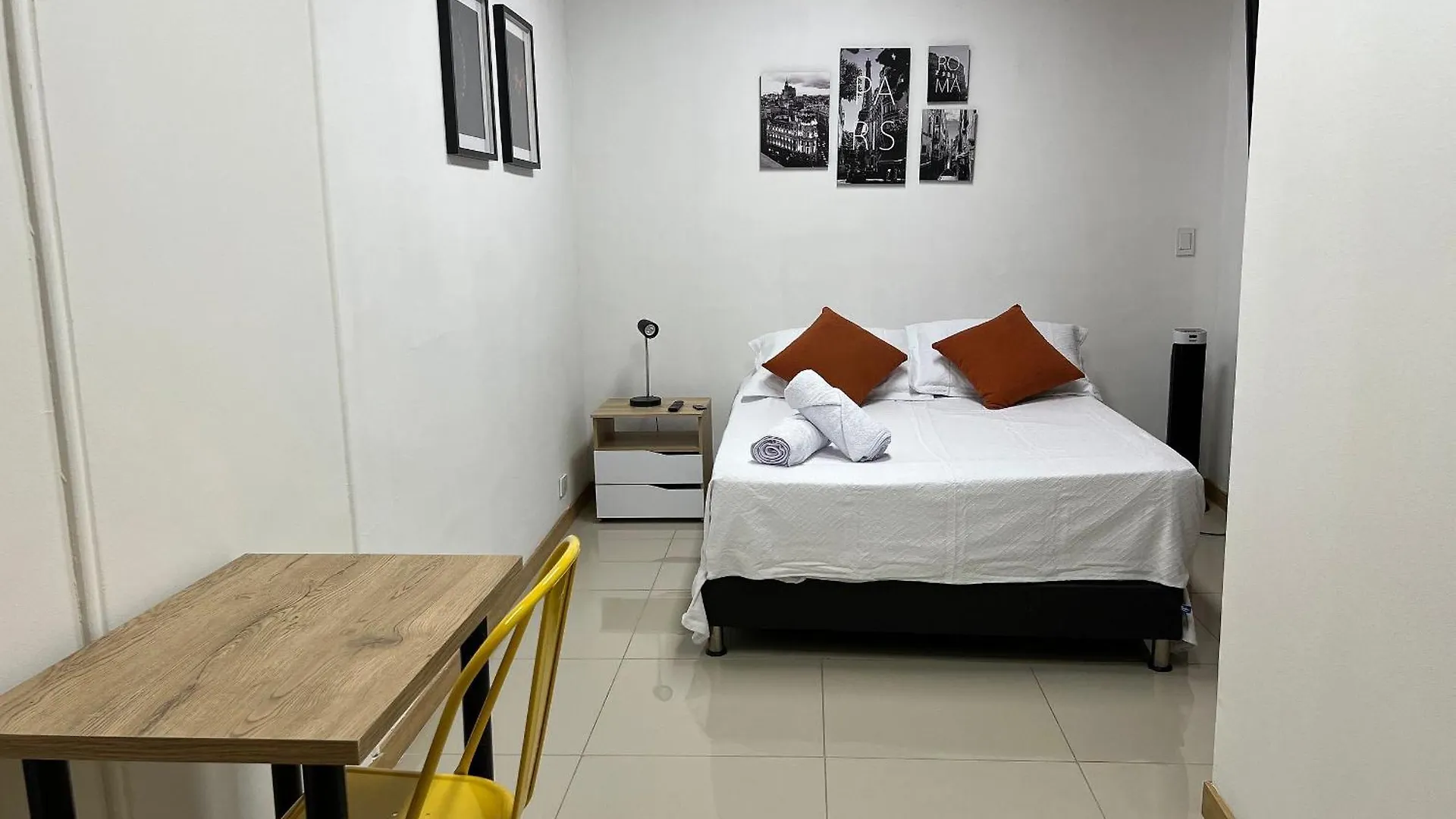 Espectacular Y Espacioso Apartamento En Laureles 메딜린 아파트