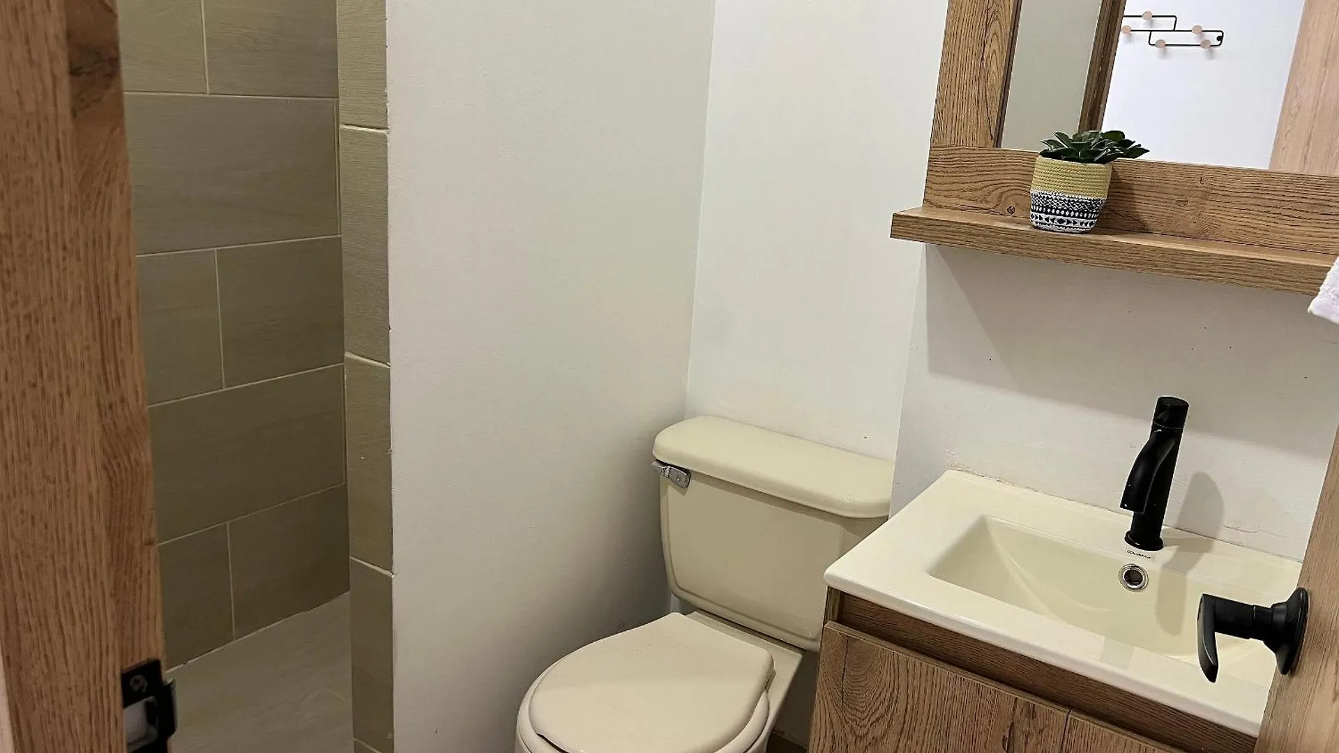 Espectacular Y Espacioso Apartamento En Laureles 메딜린